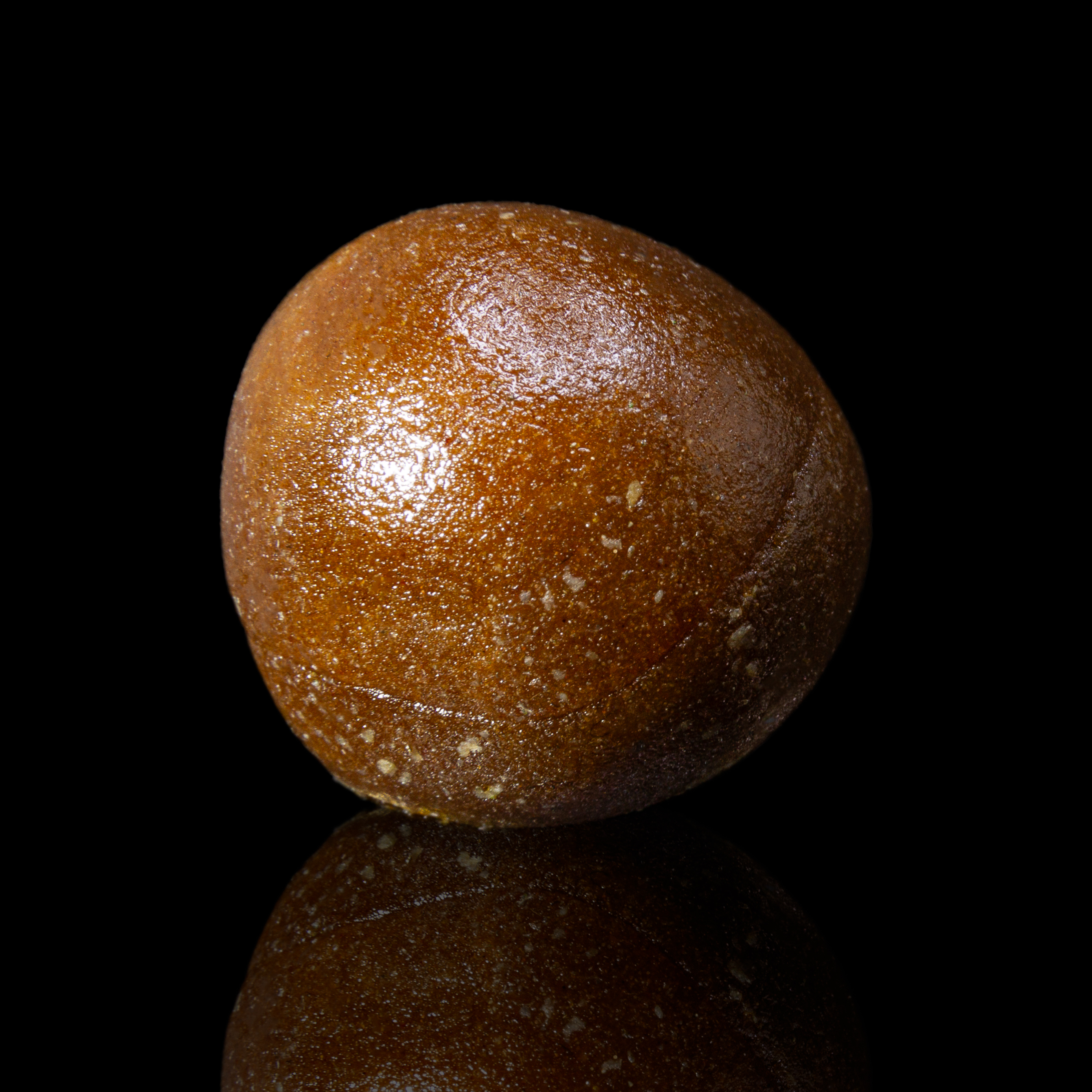 Photograph of product: Old School au chocolat Co Temple Ball au chocolat - Candyland