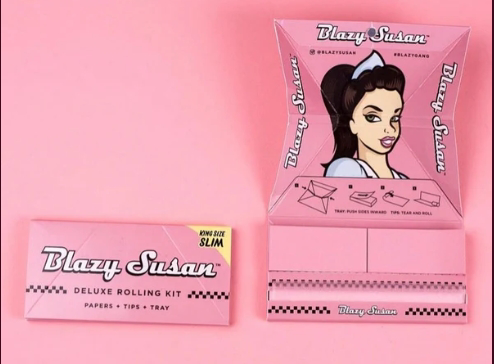 Photograph of product: King Size Pink Deluxe Rolling Kit