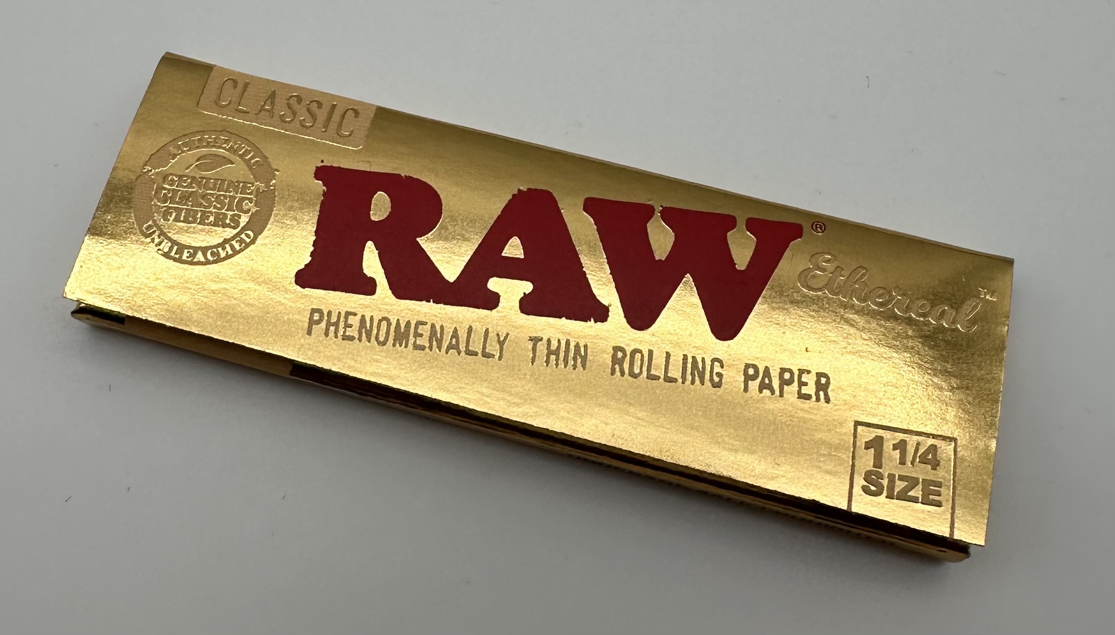 Photograph of product: RAW - Ethereal Rolling Papers - 1 1/4 Size