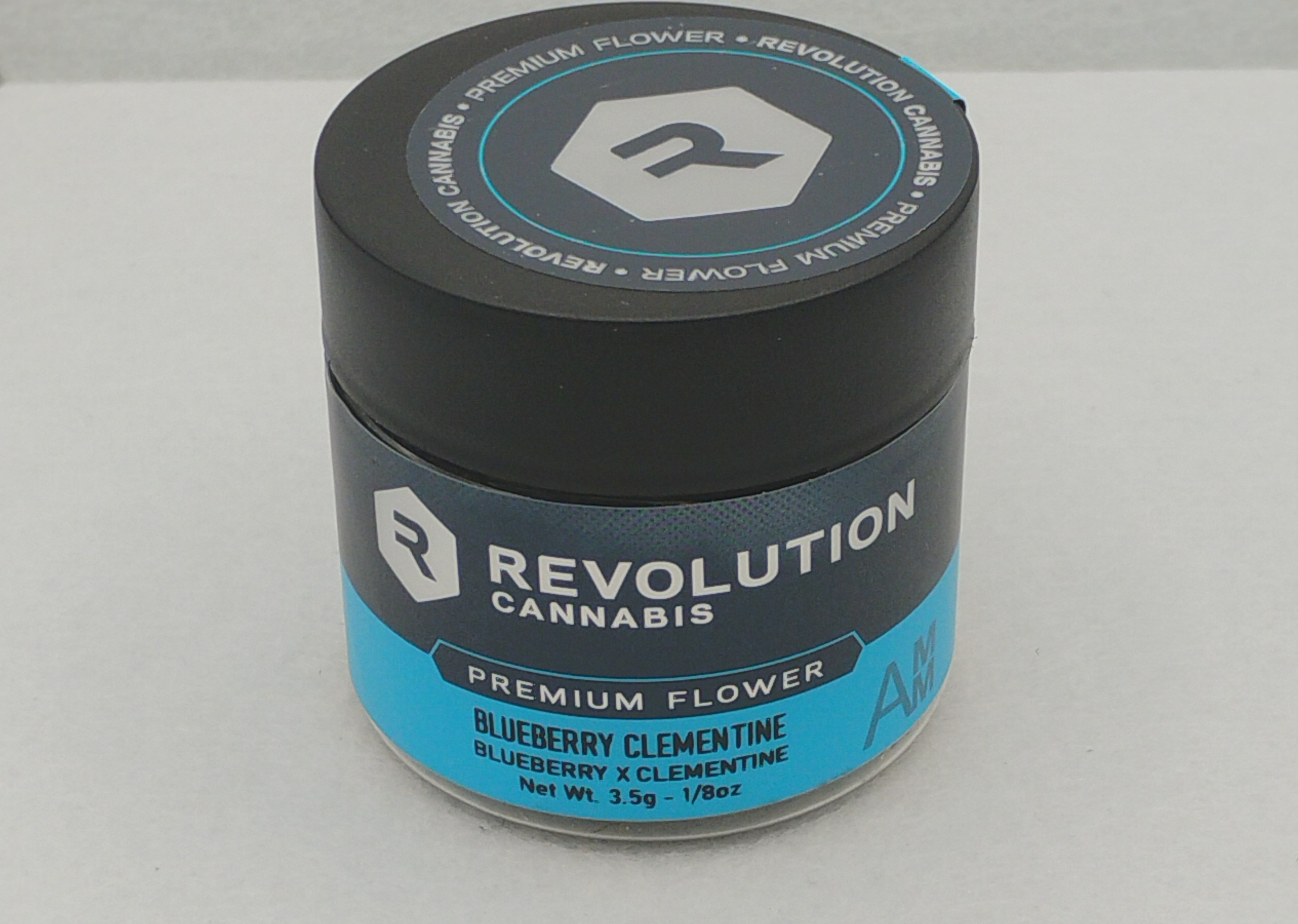 Photograph of product: Revolution Blueberry Clementine 3.5g Oui'd Flower