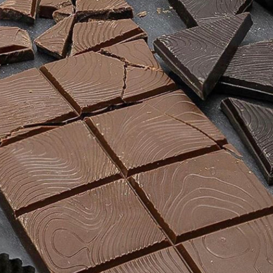 Photograph of product: Oui'd Milk Chocolate Bar