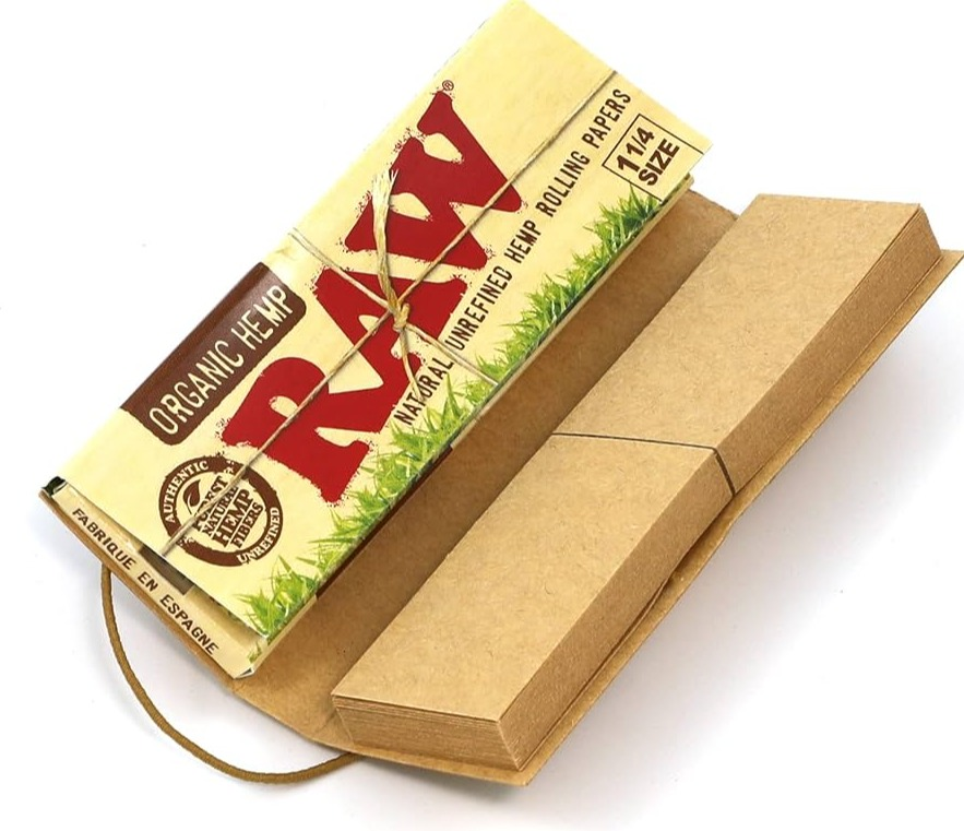 Photograph of product: RAW | Raw Connoisseur Organic Hemp | 1 1/4 Papers + Tips