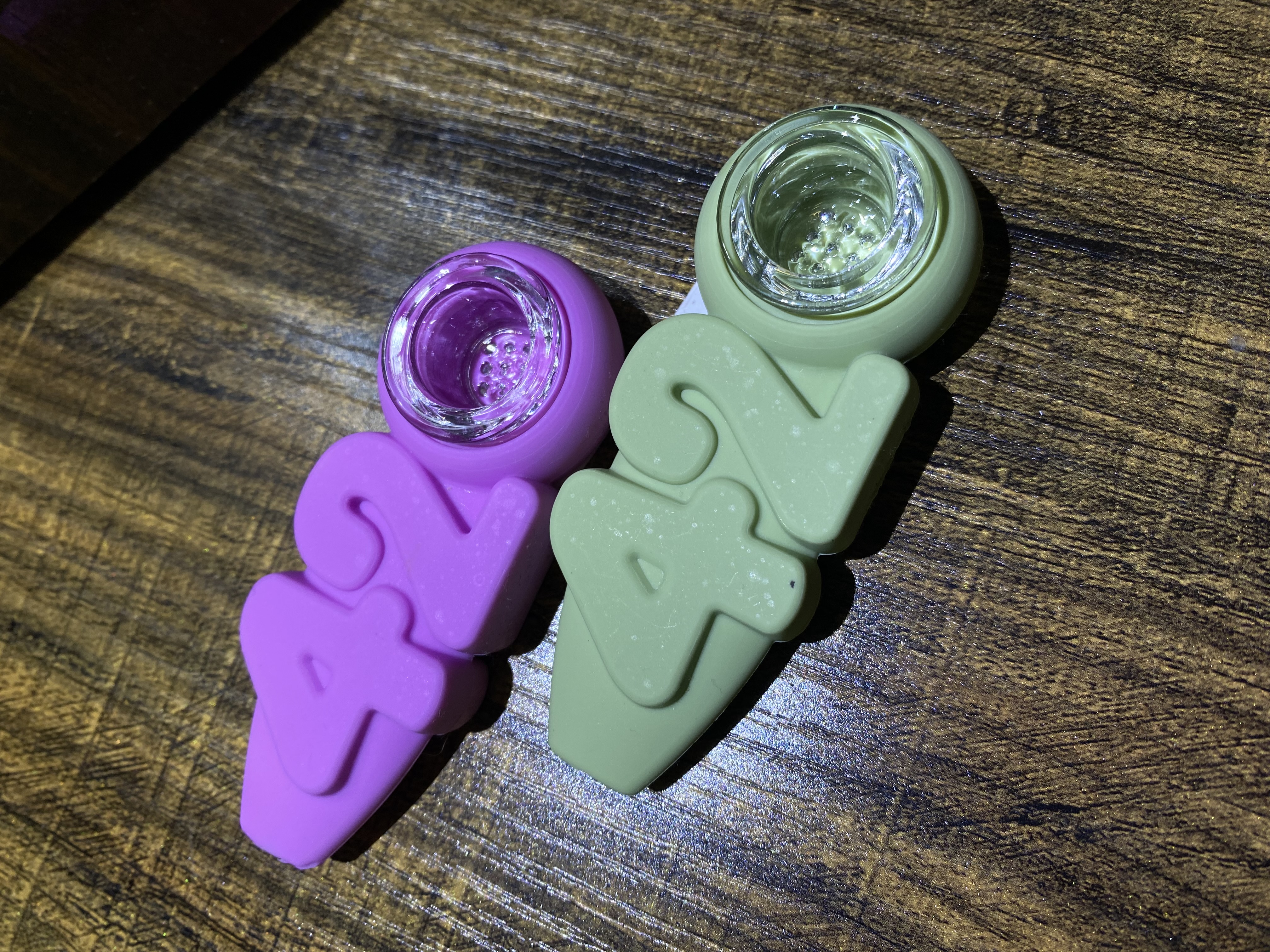 Photograph of product: 420 Silicone Pipe | 4"