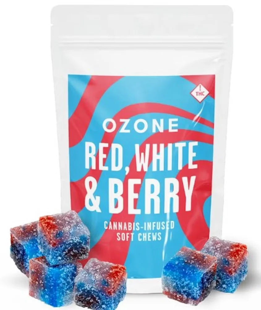 Photograph of product: Red, White & Berry Oui'd Infused Soft Chews 20pk