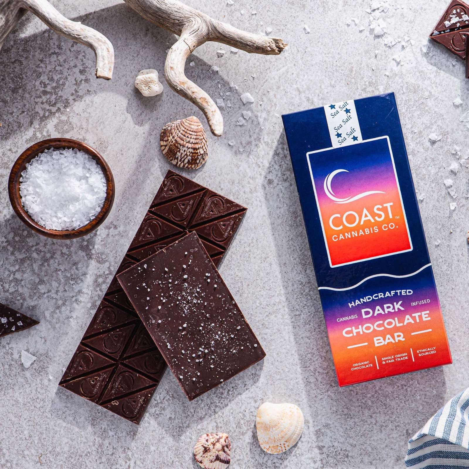 Photograph of product: Coast Dark Chocolate Sea Salt Bar 5mg 20pc