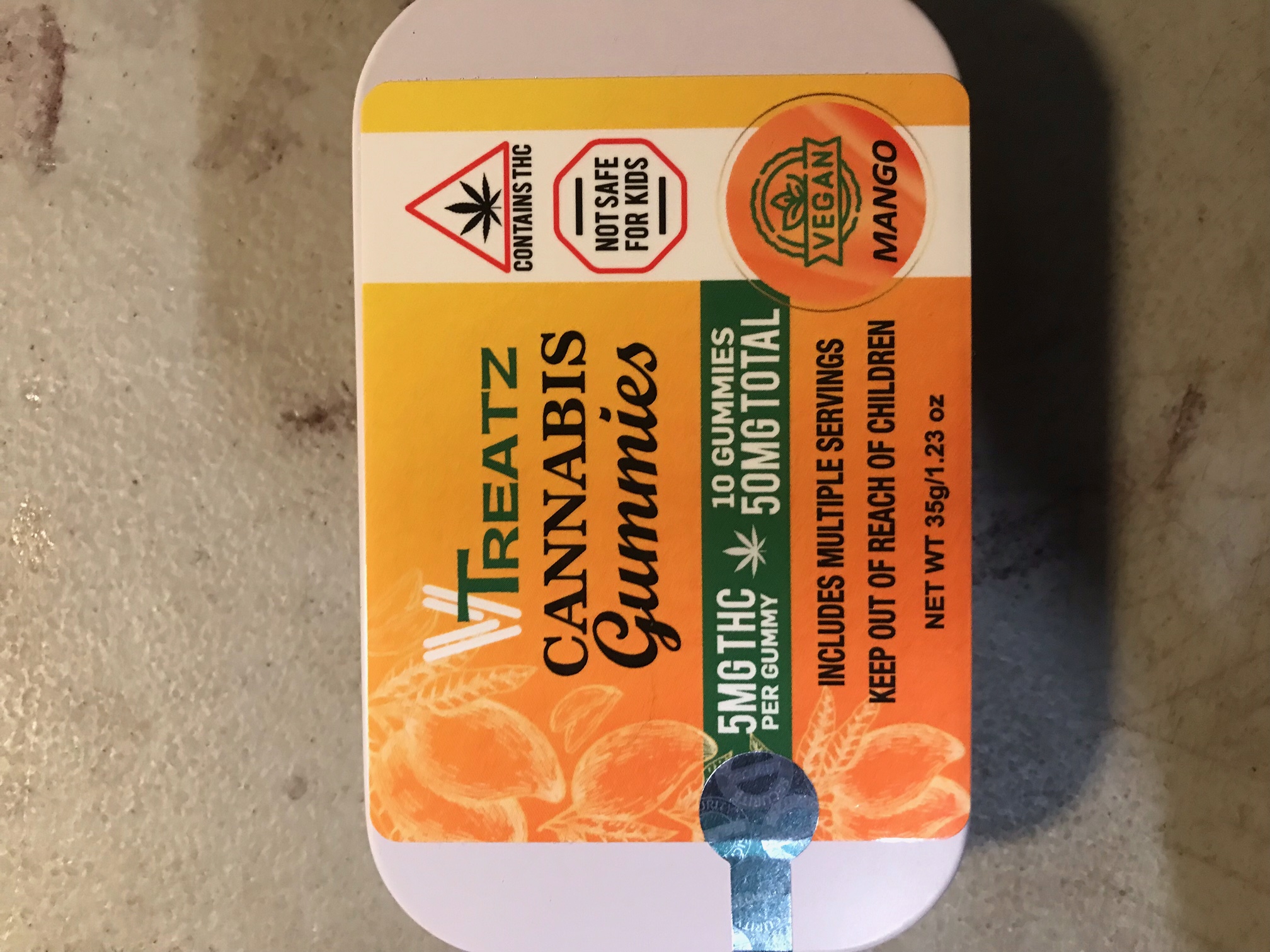 Photograph of product: VT TREATZ mango gummies 100mg.