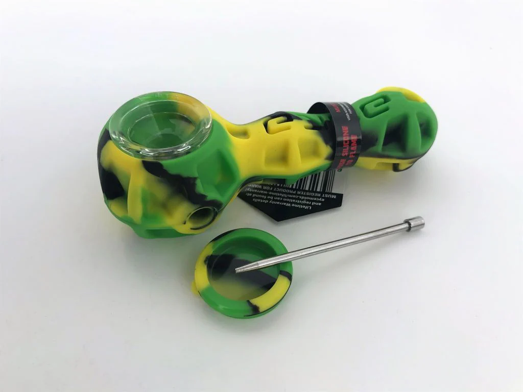 Photograph of product: Pipe | Silicone w/ Lid