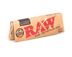 Photograph of product: RAW Classic Rolling Papers  1.25"
