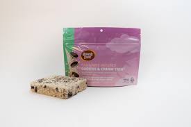 Photograph of product: HEAVENLY SWEET COOKIES & CREAM KRISPY 100MG