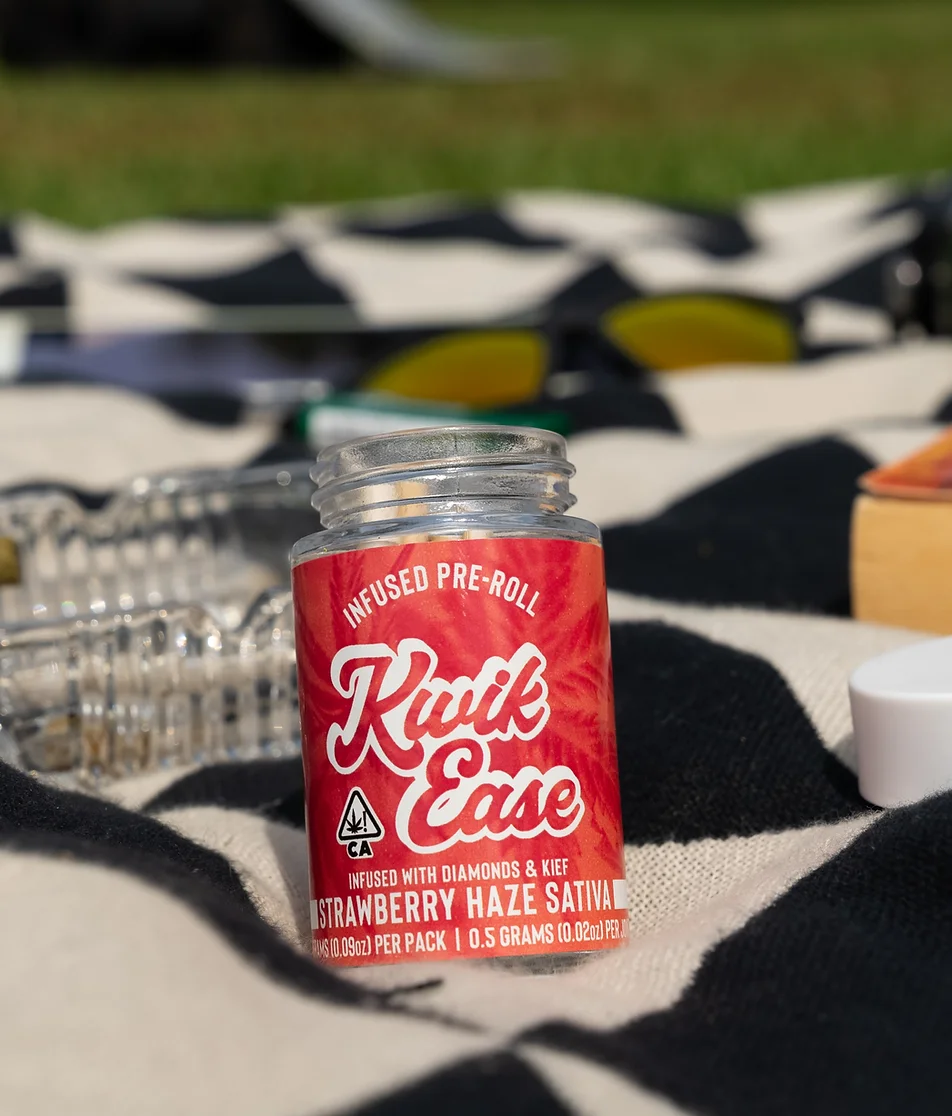 Photograph of product: Kwik Ease | Strawberry Haze | Diamonds + Kief | 5pk