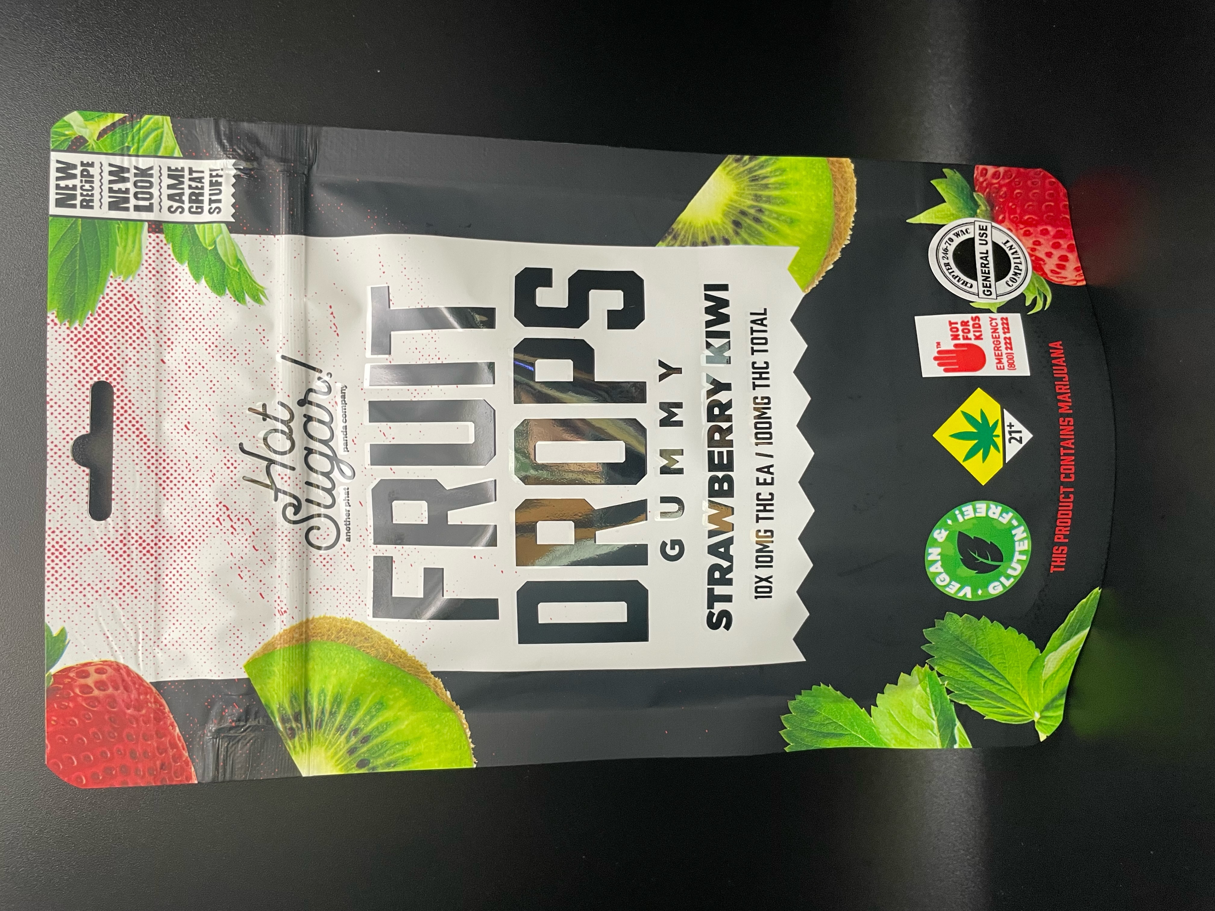 Photograph of product: DOH Panda Fruit Drops - Strawberry Kiwi 10pk (1.76oz)