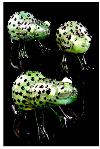 Photograph of product: CRCL | Color Changing Silver Fumed Frog Pipe (AP279)