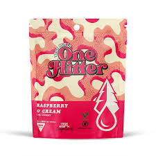 Photograph of product: Raspberry and Cream One Hitter TH-oui Gummy 200mg (1pk)