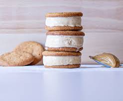 Photograph of product: High Peak- Chocolate Chip Cookie Ice Cream Sandwich (40 mg)