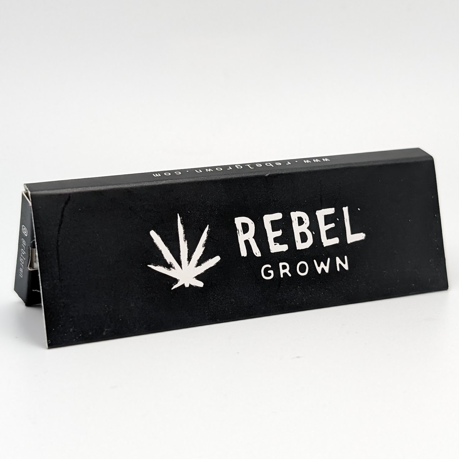 Photograph of product: Rebel Rolling Papers