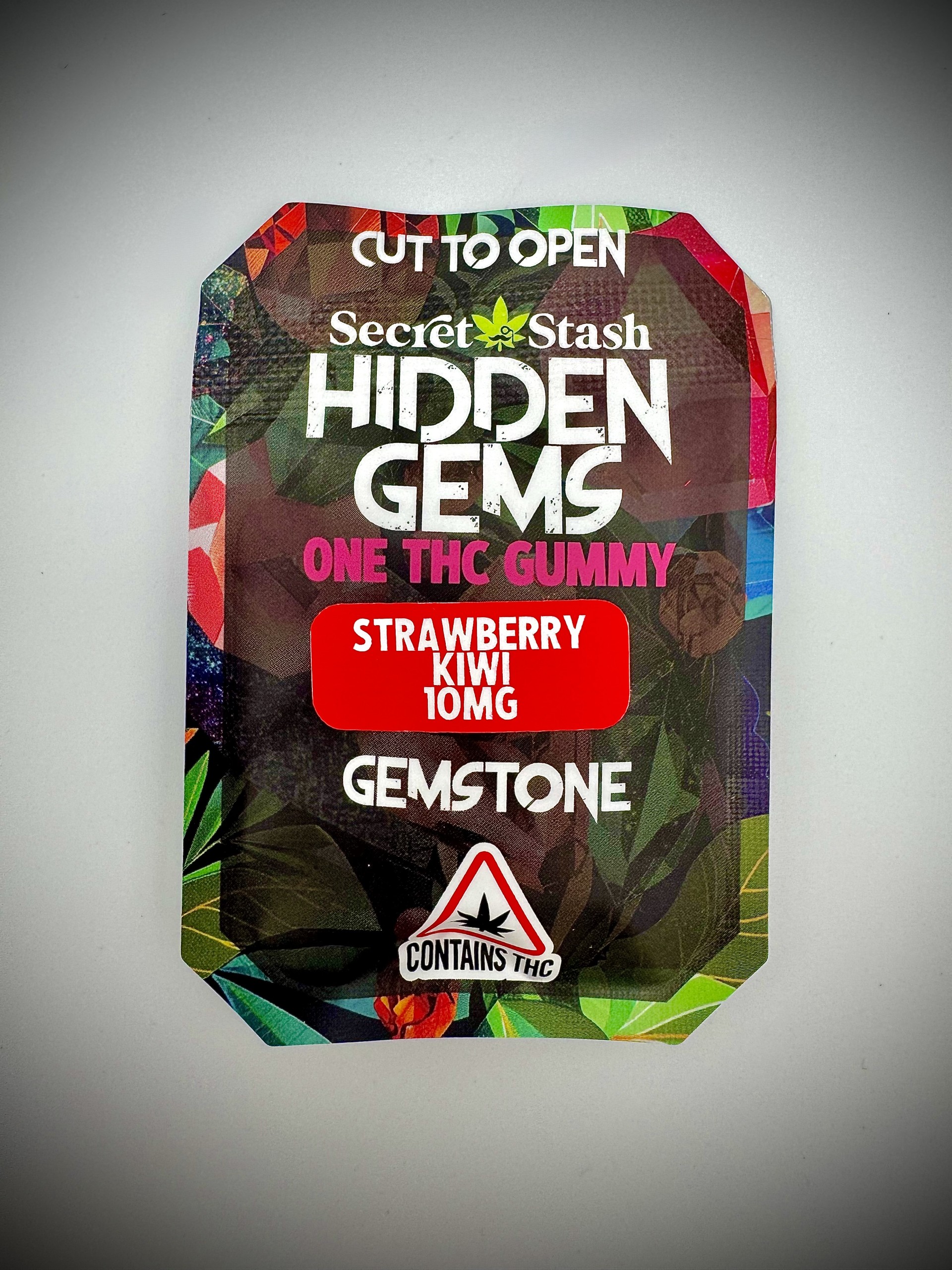 Photograph of product: Hidden Gems 10mg | Strawberry Kiwi | Solo Gummy