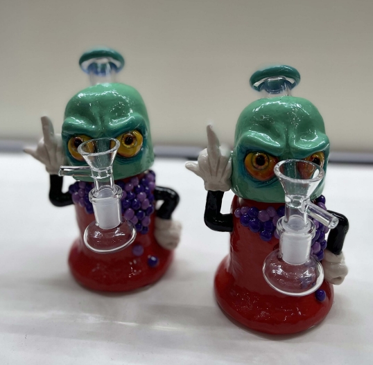 Photograph of product: Middle Finger Angry Monster Water Pipe