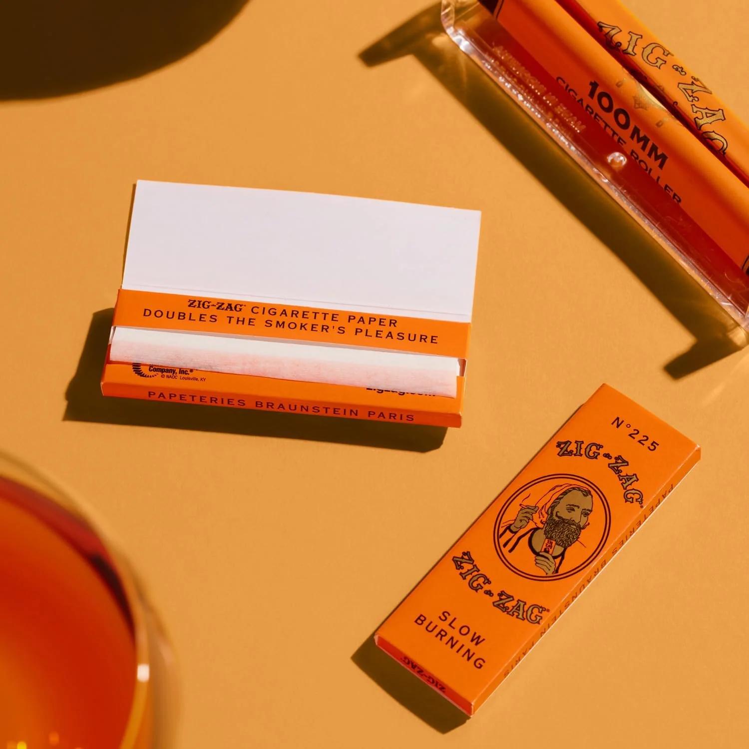 Photograph of product: ZIG-ZAG Papers: "Orange"