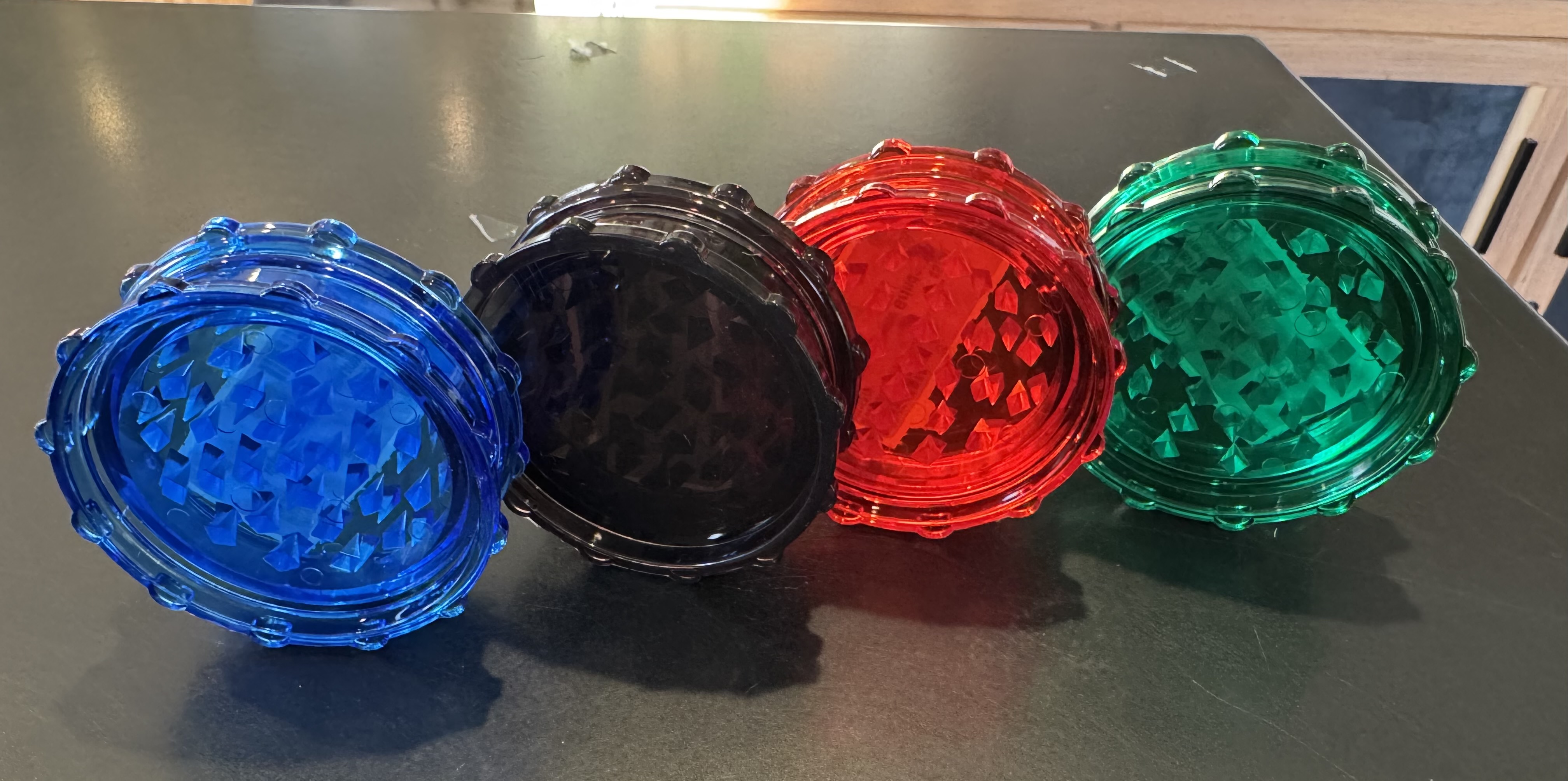 Photograph of product: Accessories | Plastic Grinder $5