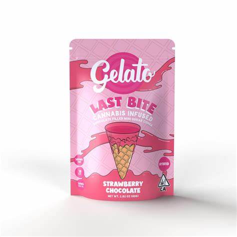 Photograph of product: Gelato - Strawberry Chocolate - Chocolate Filled Mini Sugar Cones - 100mg