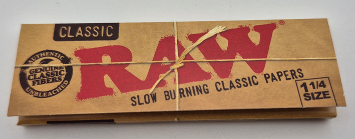 Photograph of product: Raw Papers | 50  Leaves | Original 1 1/4