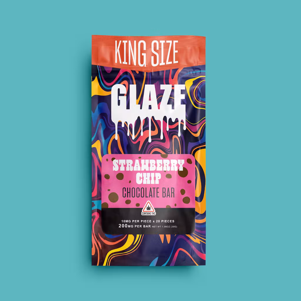 Photograph of product: Glaze - Strawberry Chip - Chocolate Bar - 200mg