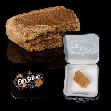 Photograph of product: OldSchool au chocolat | Strawberry Haze Lebanese Brick au chocolat