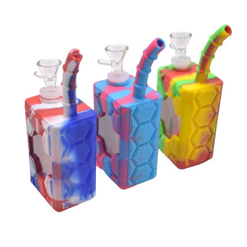 Photograph of product: 7" Silicone Juice Box Water Bubbler