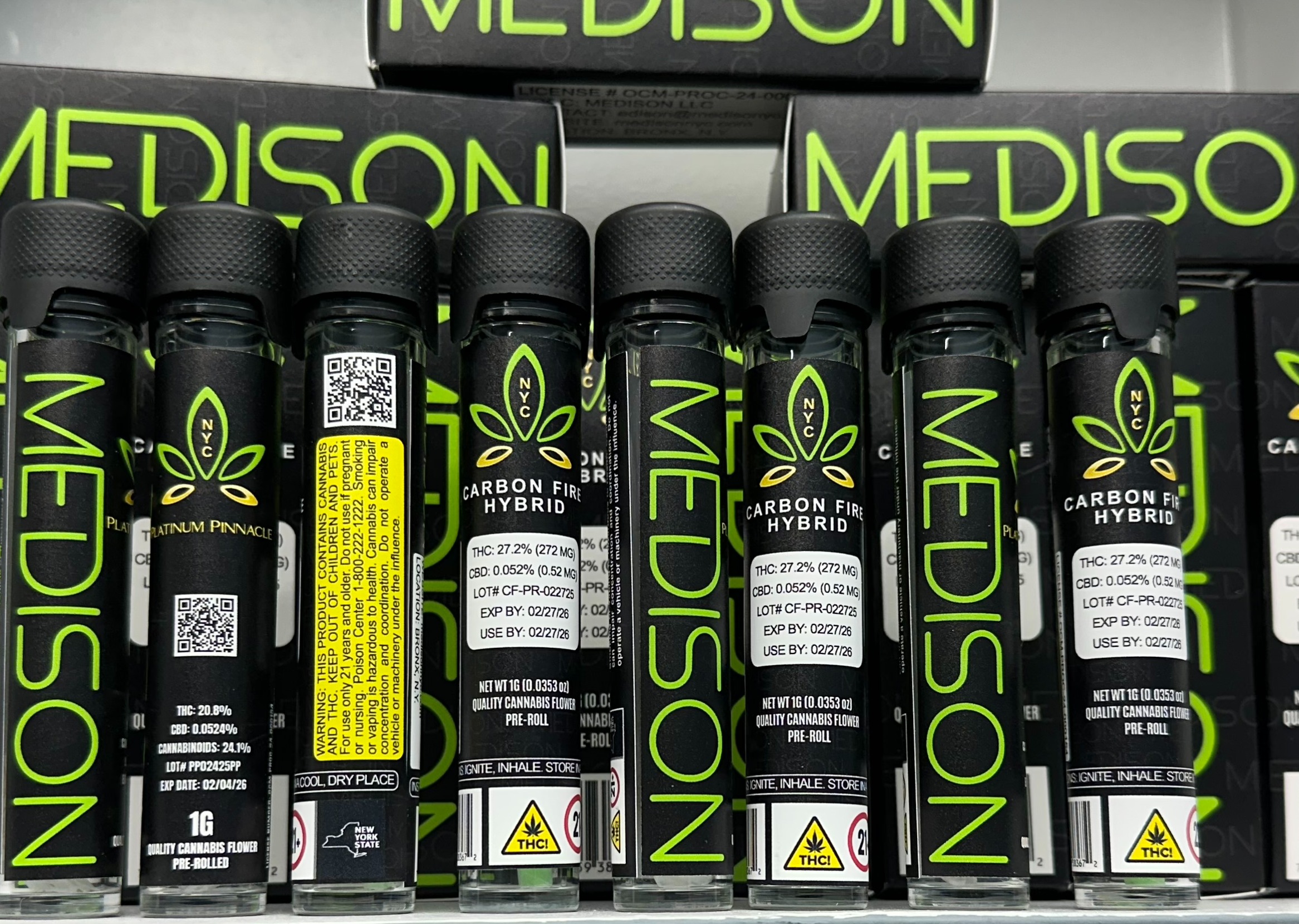 Photograph of product: Medison / Pre-rolls / Carbon Fire/1g
