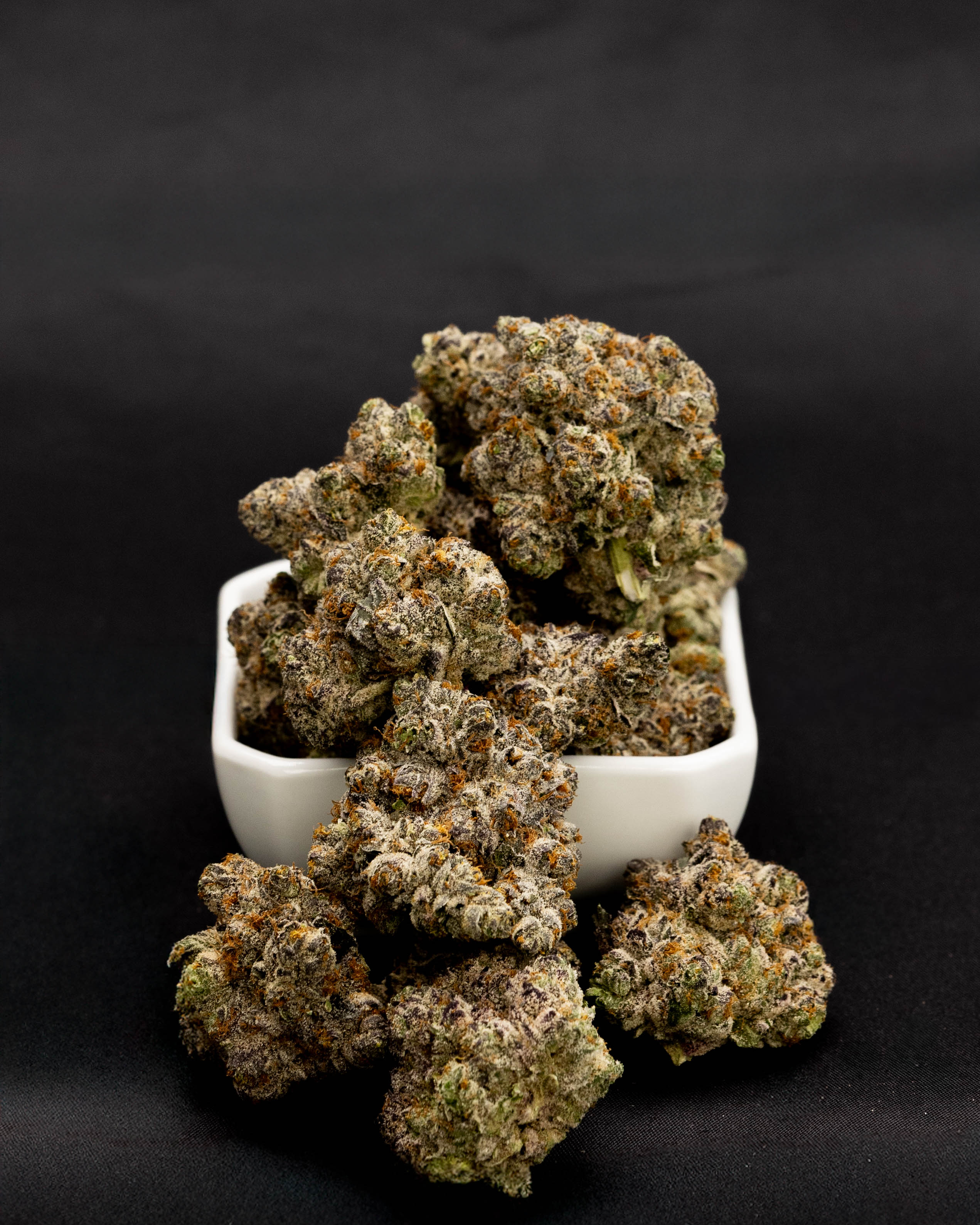 Photograph of product: MindRight - Bulk Flower - Oreoz Blizzard (Hybrid) - 28g