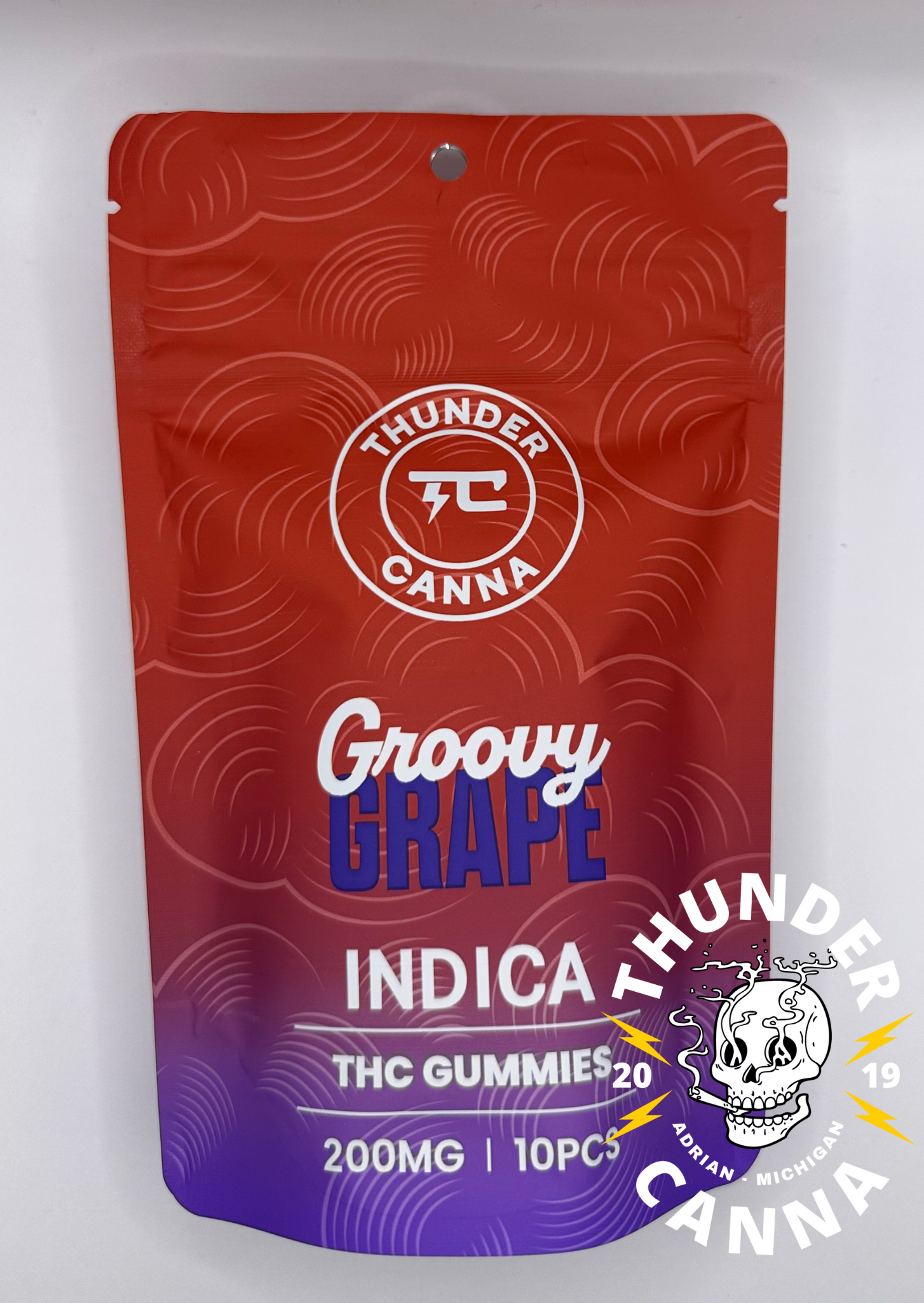 Photograph of product: Gummies 200mg l Grape l Oui'd l Thunder Canna