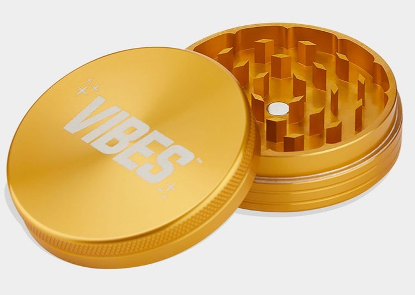 Photograph of product: Vibes x Aerospaced by HS 4pc Grinder Assorted Colors 2"
