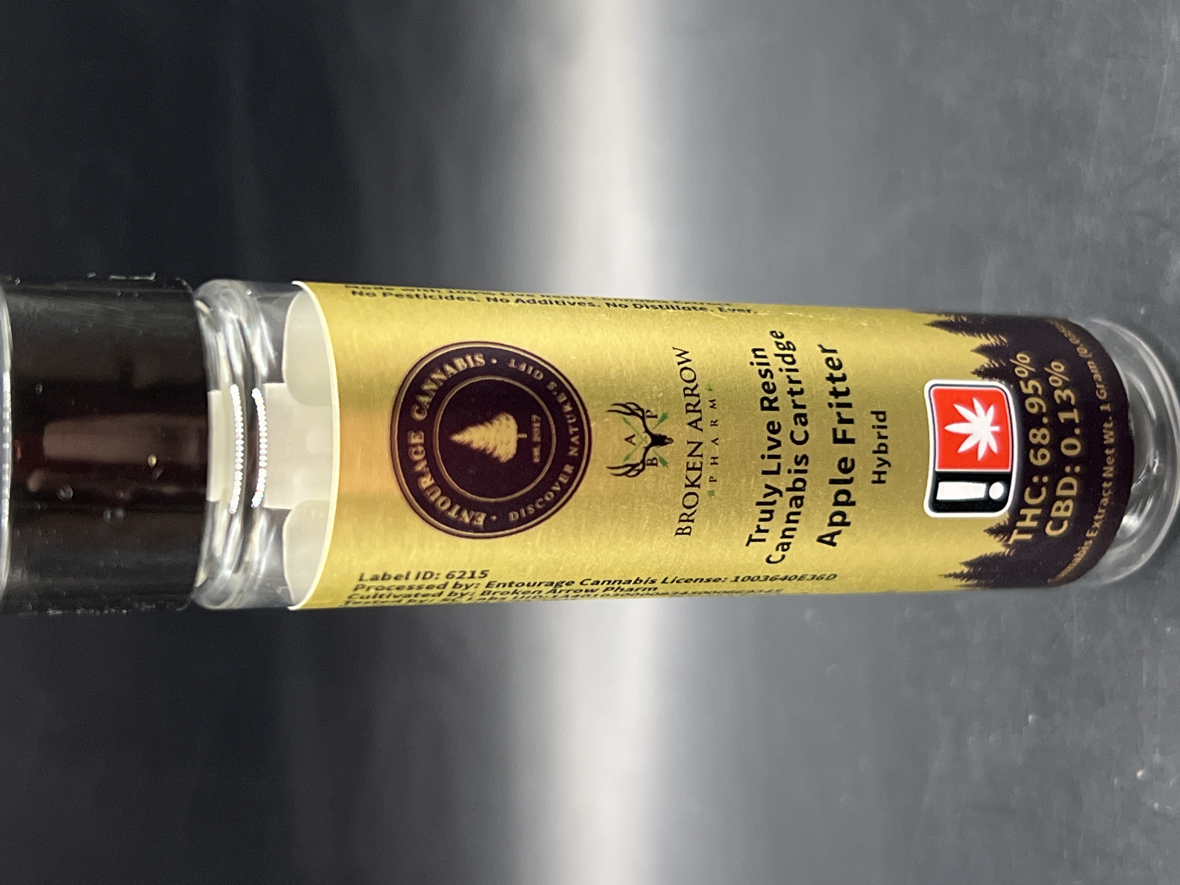 Photograph of product: Entourage Apple Fritter Live Resin Cartridge