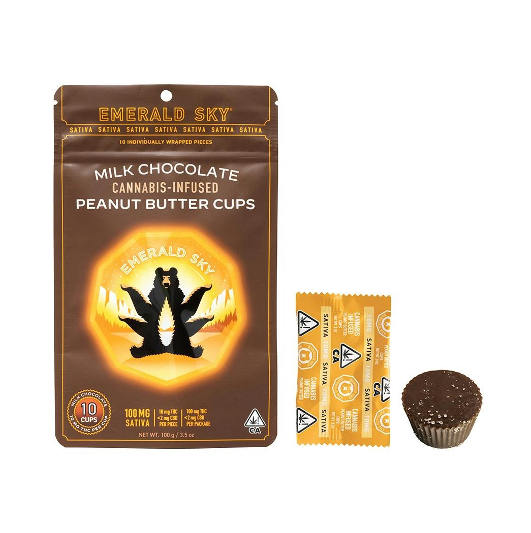 Photograph of product: Emerald Sky, 100mg Milk Choc. PB Cups, Oui'd