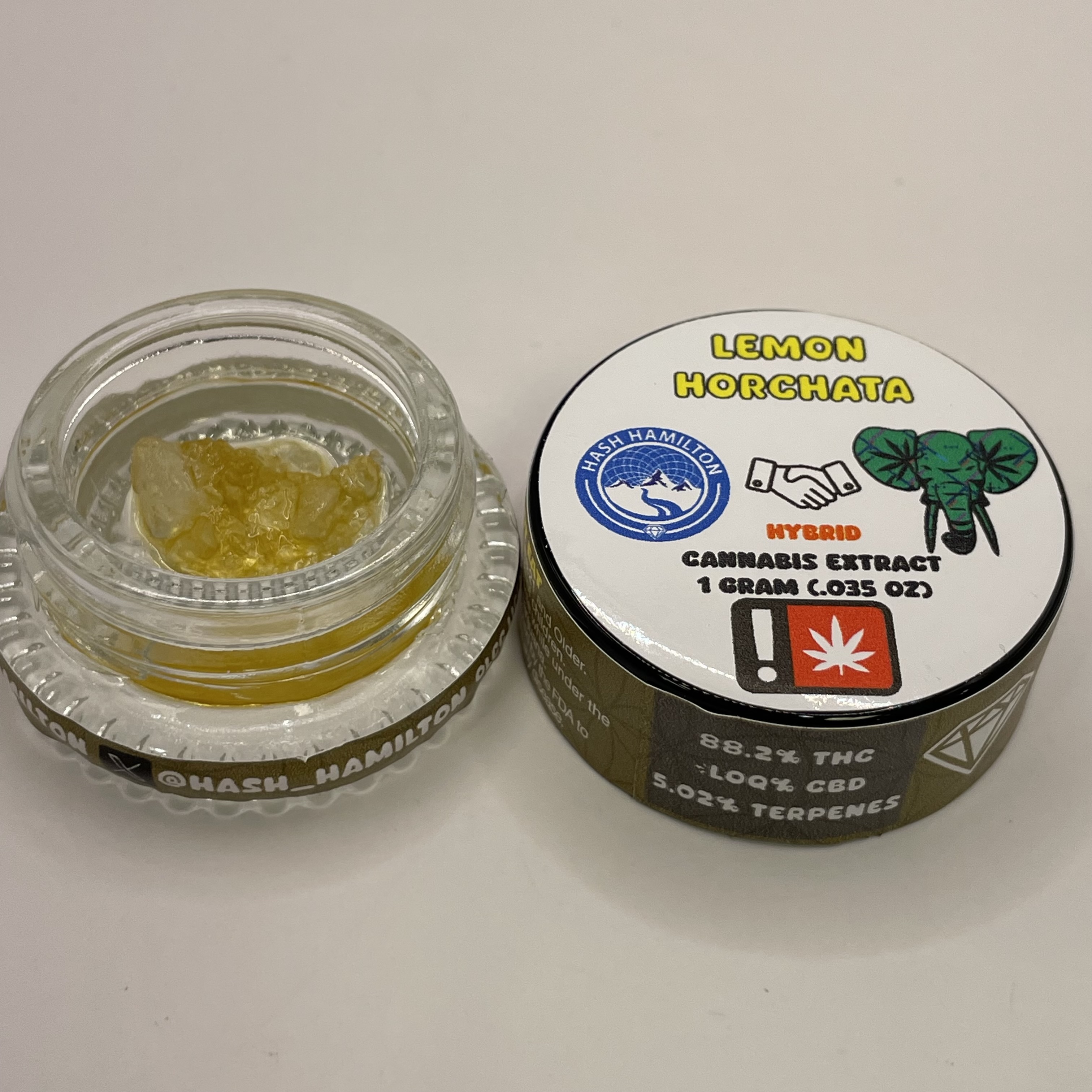Photograph of product: Lemon Horchata Diamonds Dab (au chocolat Hamilton)