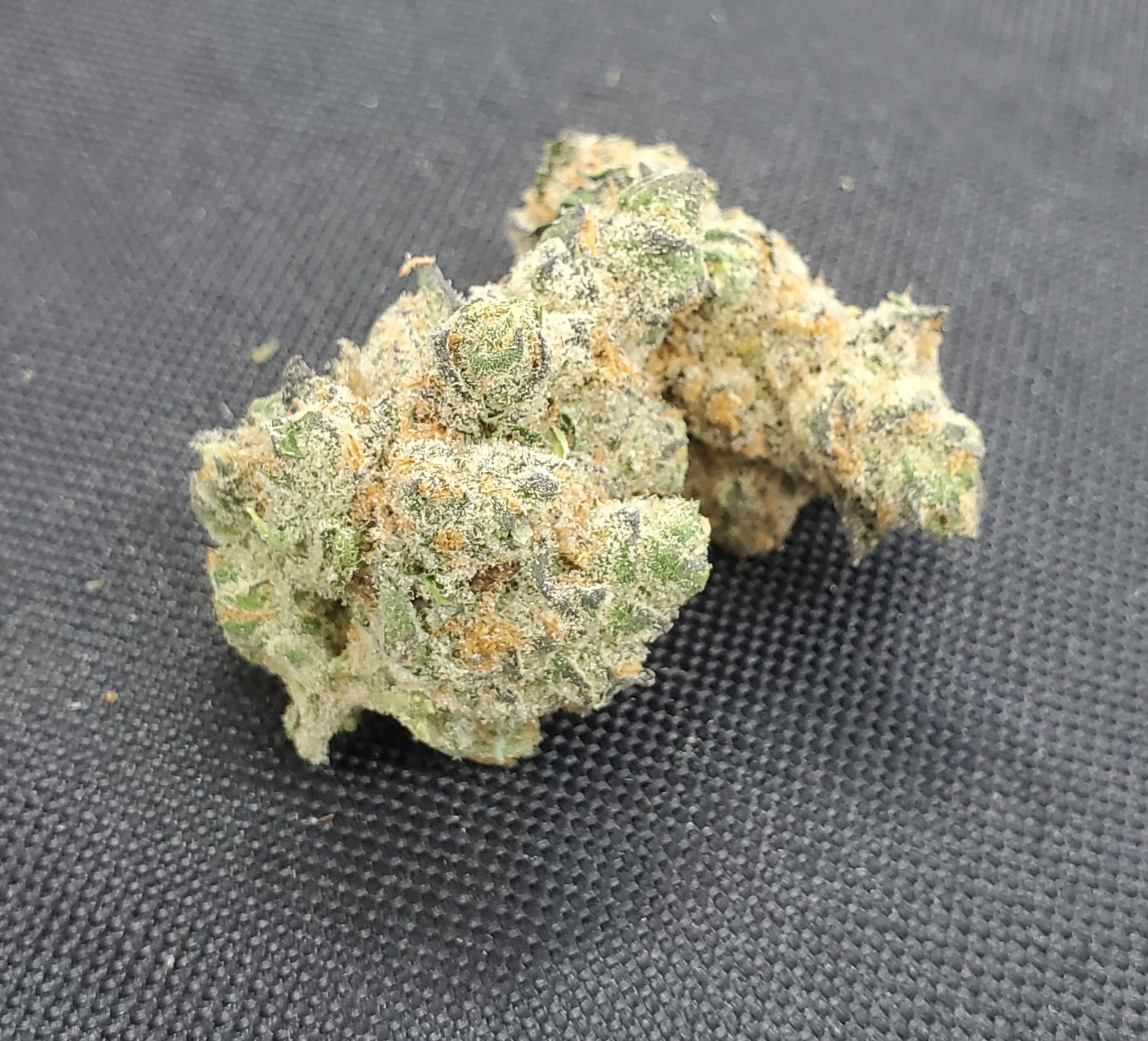 Photograph of product: Meat Breath (H) - * - Orange Tier - Flower - 28g