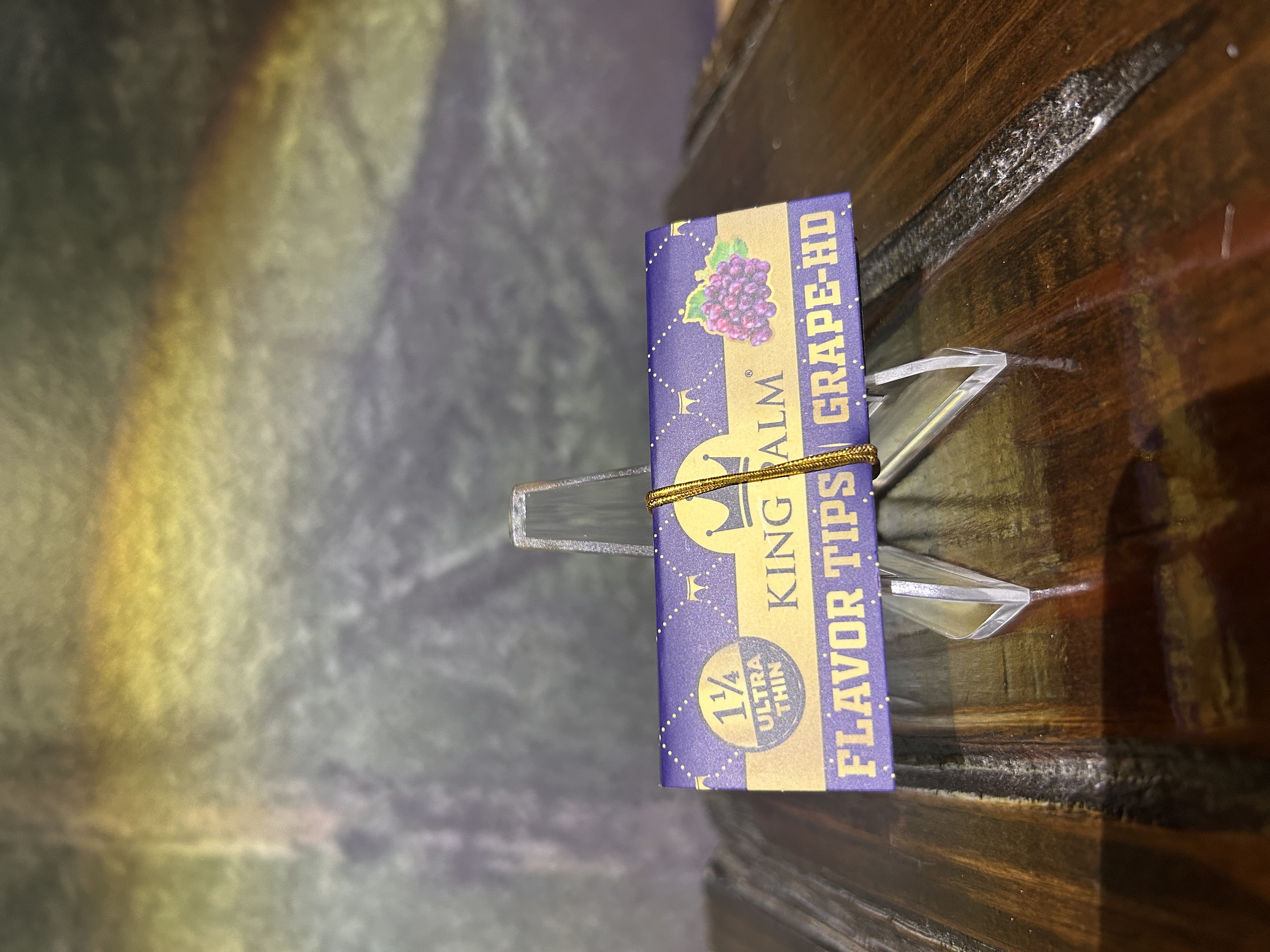 Photograph of product: King Palm French Brown Papers | 1 1/4" | Grape-HD
