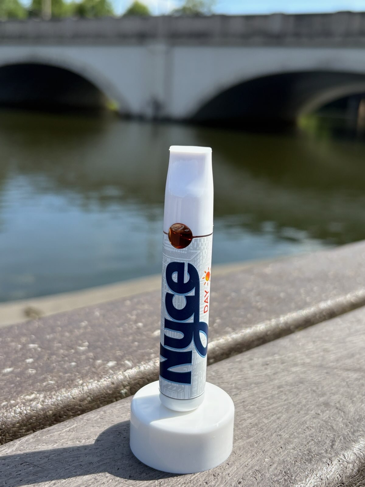 Photograph of product: NYCE | Disposable Vape | Live au chocolat Rosin | Black Widow