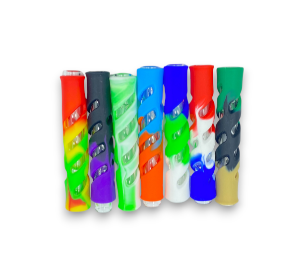 Photograph of product: 3.5" OG chillum w/ Silicone Cover