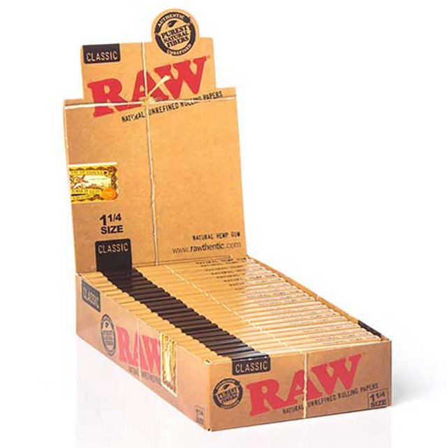 Photograph of product: RAW Classic Rolling Papers 1 1/4" Black