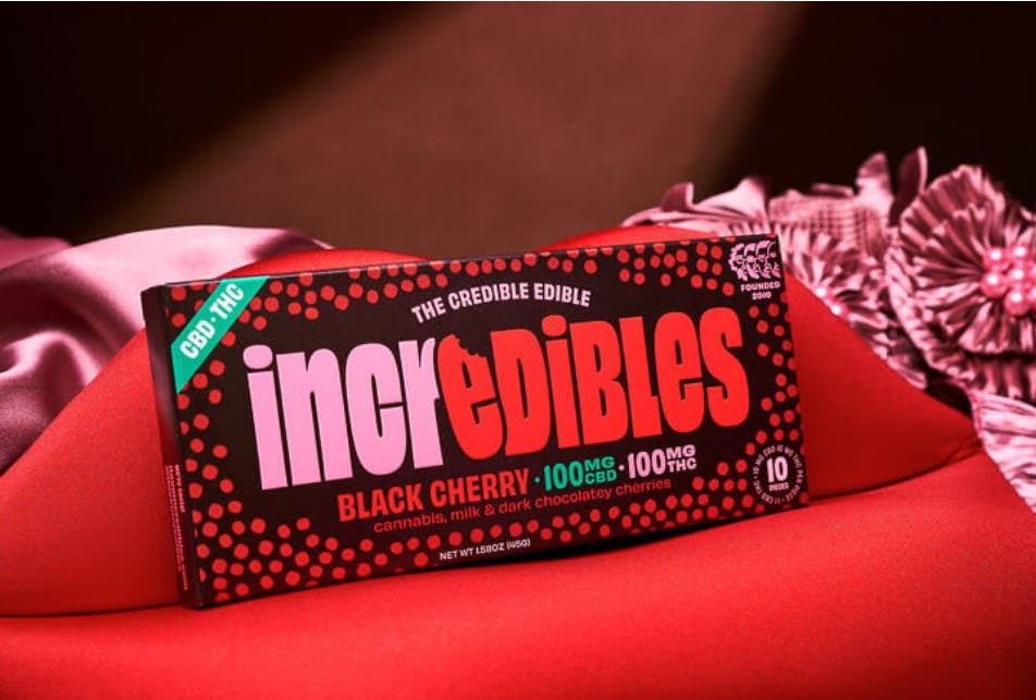 Photograph of product: Incredibles Black Cherry Bar 100mg TH-oui/ 100mg CBD