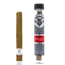 Photograph of product: El Blunto Especial au chocolat Infused Silver Oui'd Cigar 1.5g - Rojo  (H)