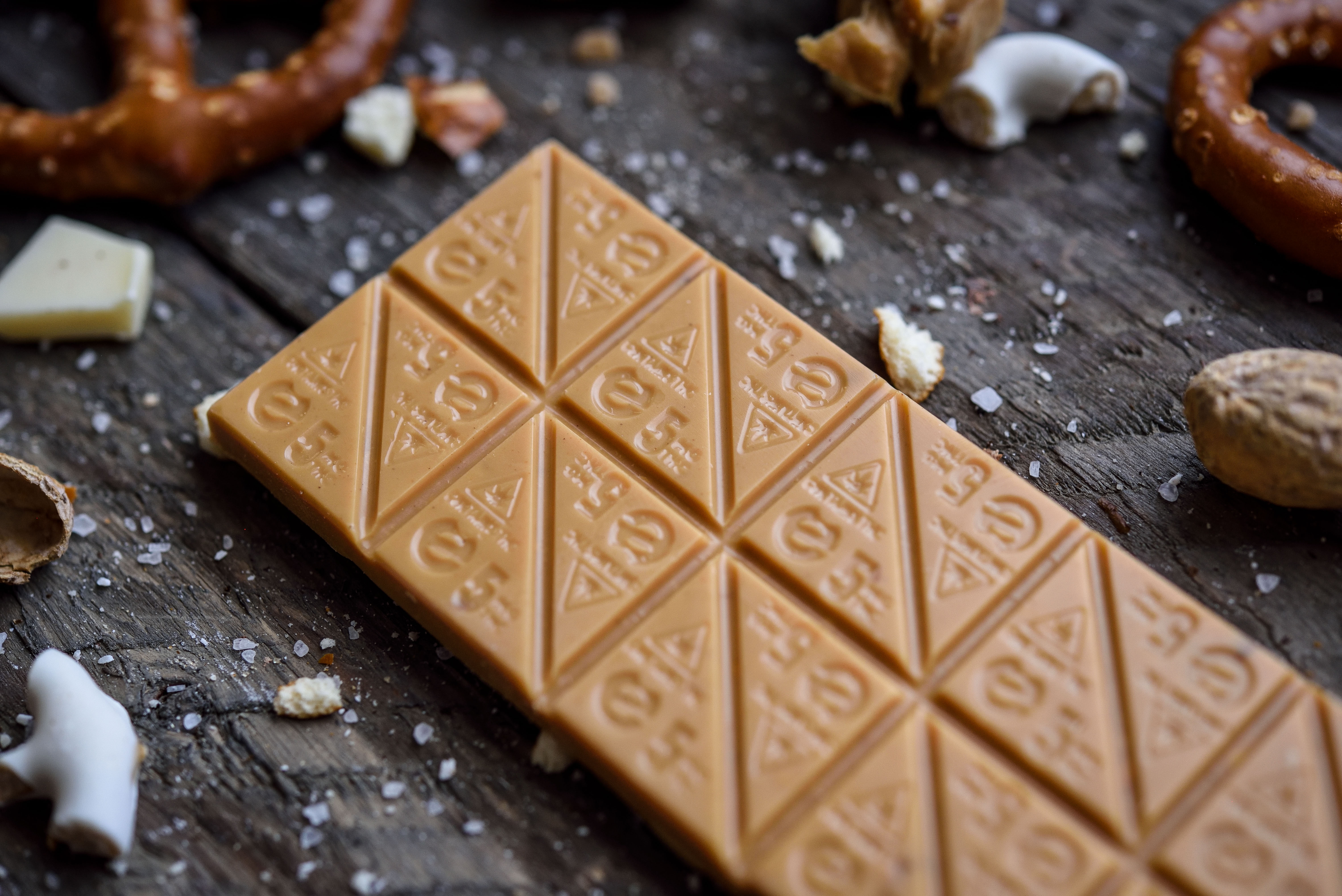 Photograph of product: Peanut Budda Buddha Bar | Chocolate | 20 pack | 100mg TH-oui