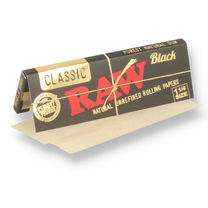 Photograph of product: RAW Classic Black | Rolling Papers | 1 1/4"