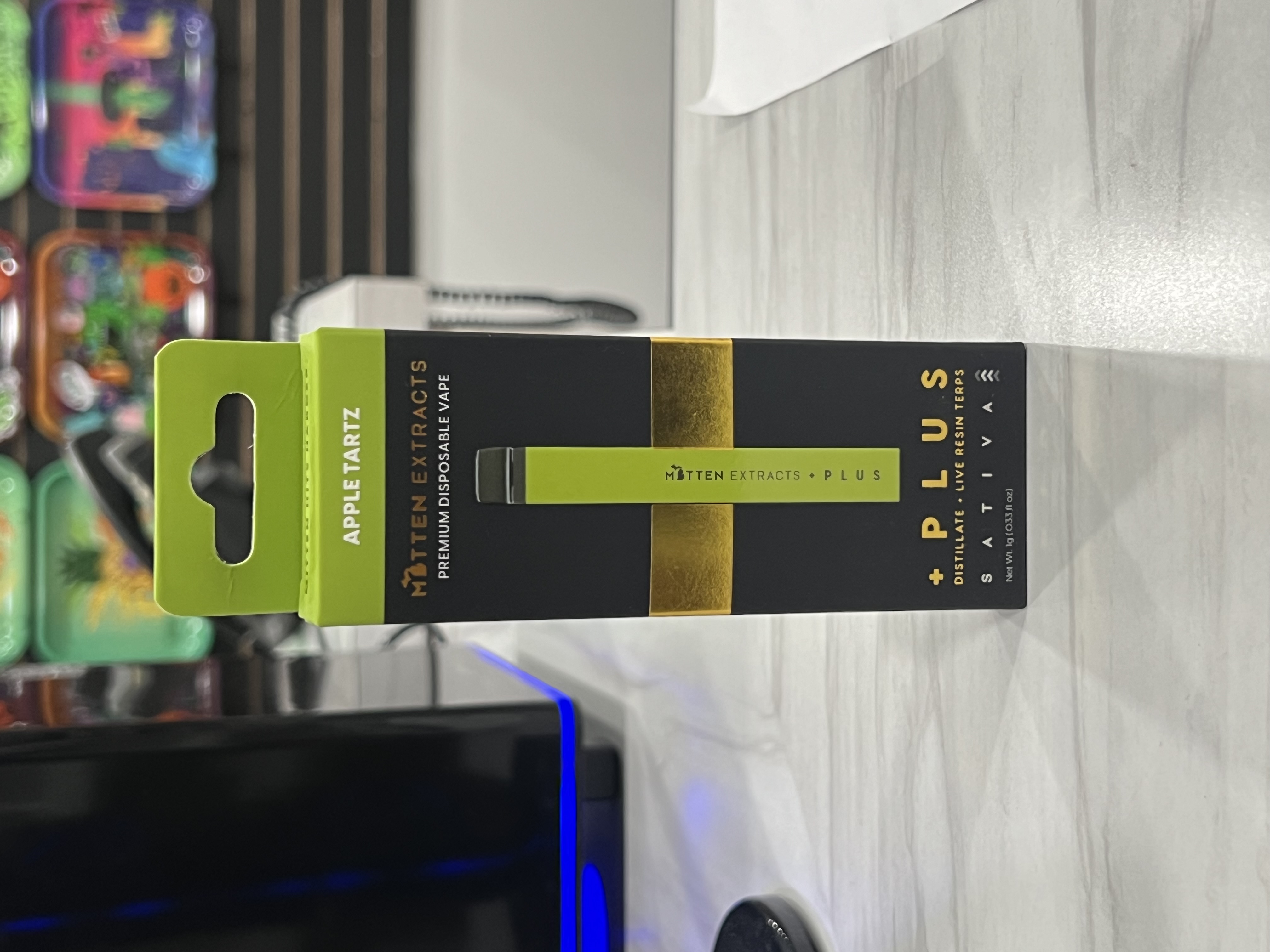 Photograph of product: Mitten Extracts Apple Tartz - Disposable Vape