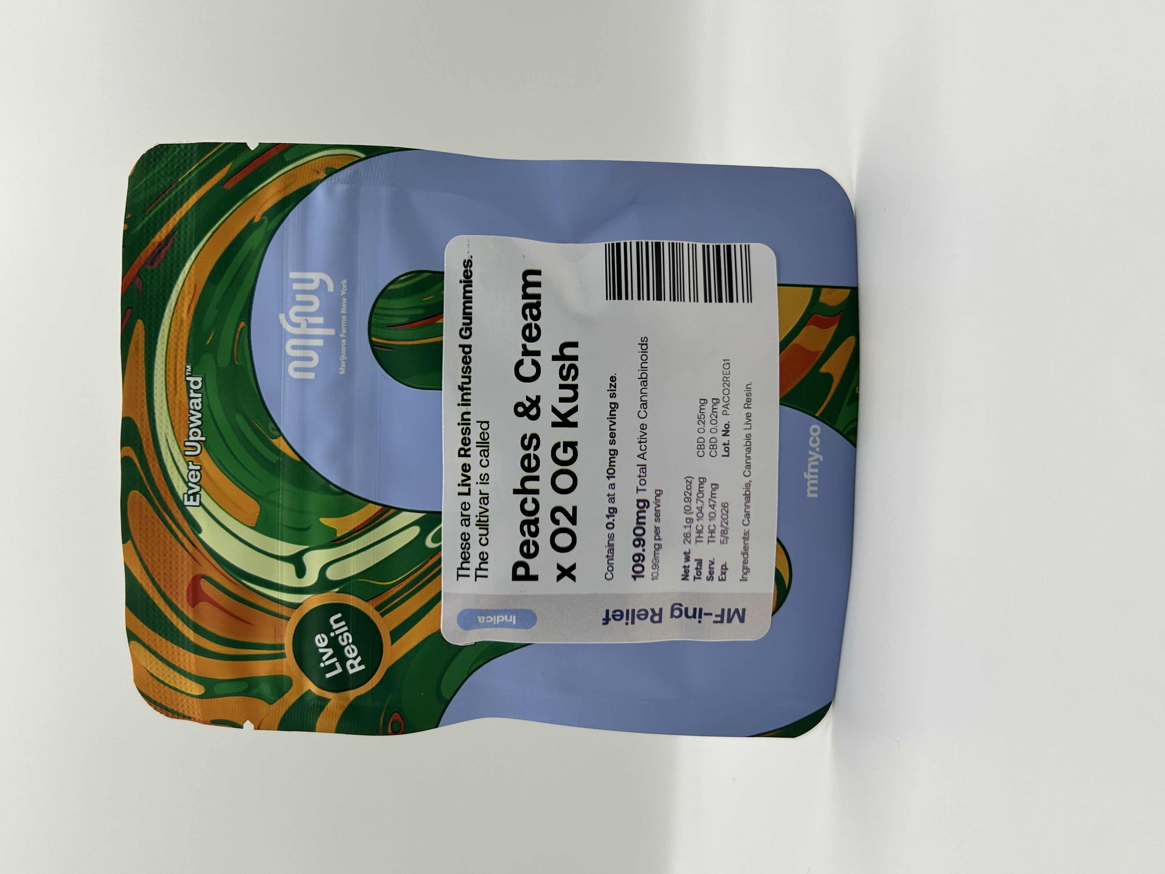 Photograph of product: MFNY | Peaches & Cream x O2 OG Kush | Live Resin Gummies 10pk 100mg TH-oui