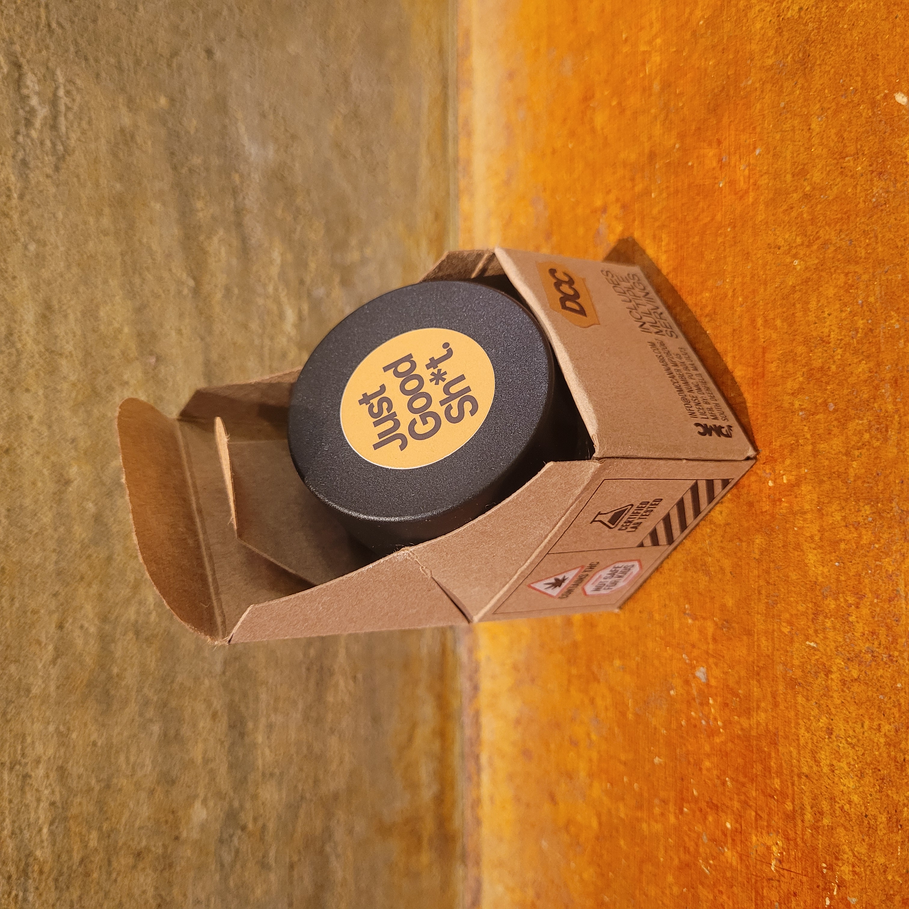 Photograph of product: DCC | Diamond Dust | 2g TH-ouiA Isolate