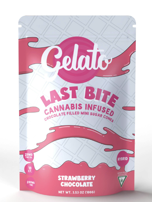 Photograph of product: Strawberry White Chocolate | 200mg Mini Sugar Cones