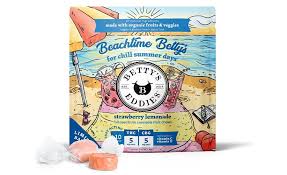 Photograph of product: Bettty's Edies Strawberry Lemonade Fruit Chews | 100mg
