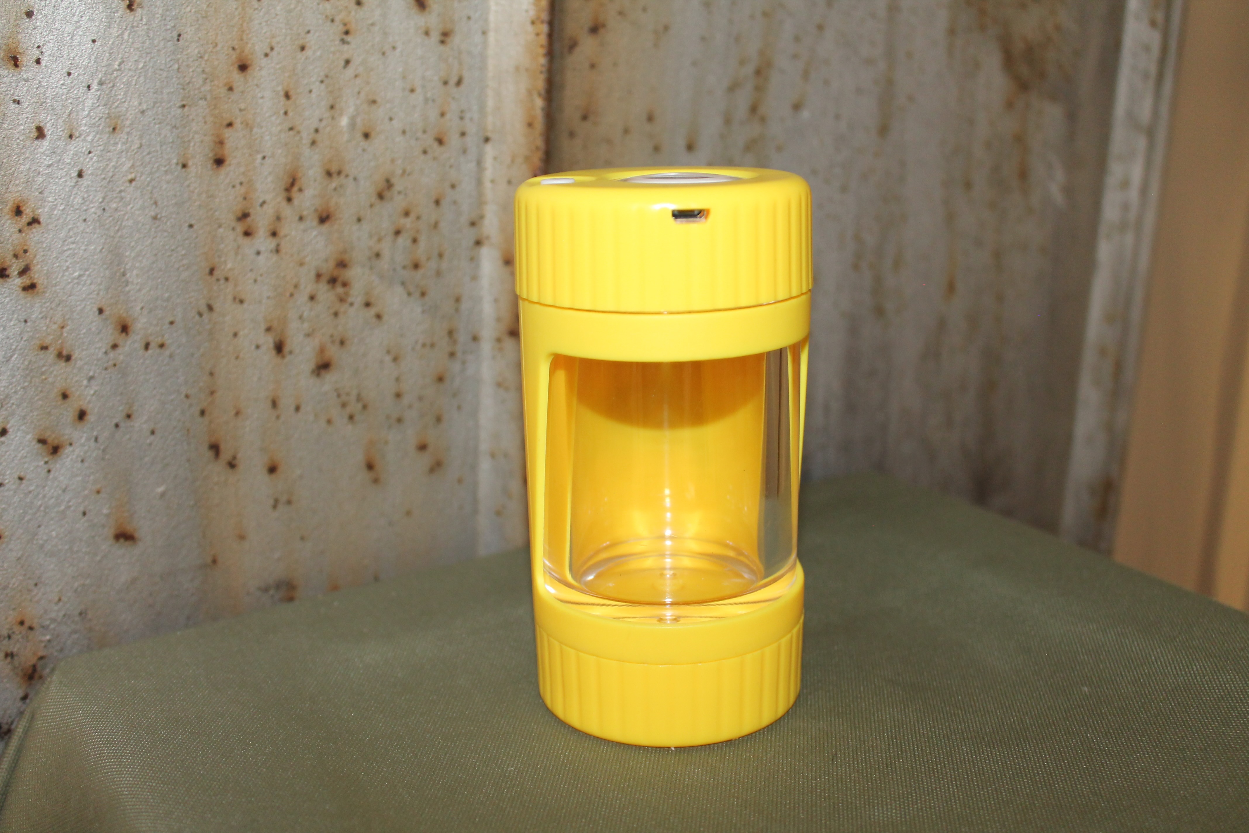 Photograph of product: RCD I Backwoods Storage Grinder w/light